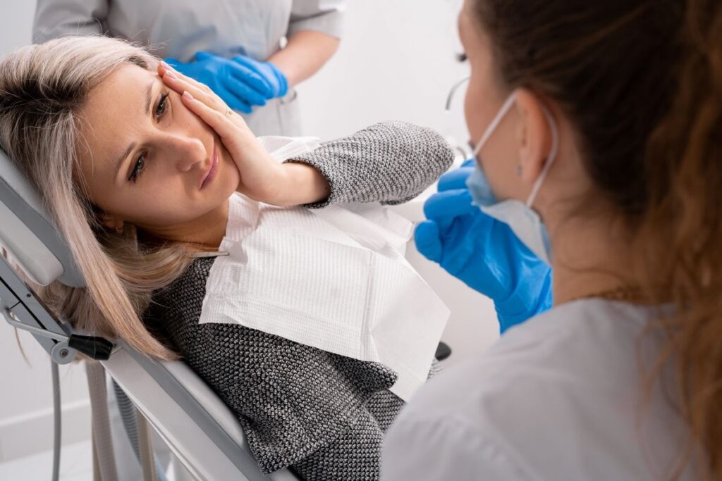 A woman at the emergency dentist’s office